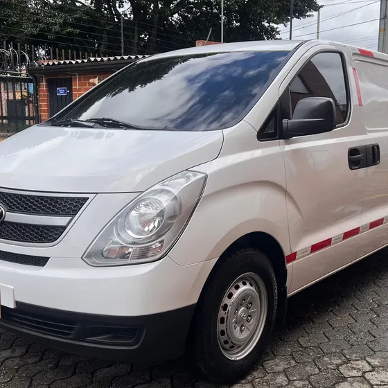 Hyundai Starex 2015 2.5 H1 Panel