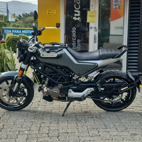 Husqvarna Svartpilen 200 2021