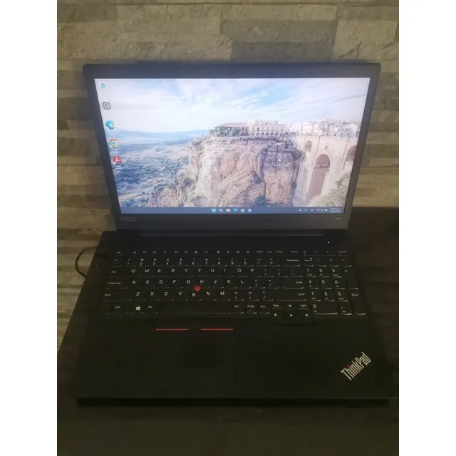 Lenovo E590 Corei3 16/500 Autocad Negro