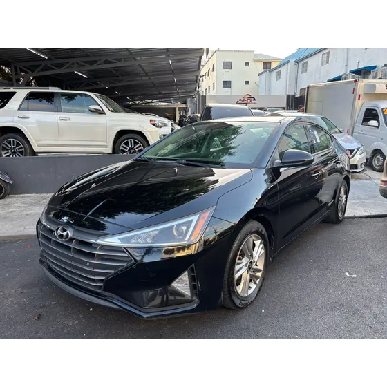 Hyundai Elantra Americano