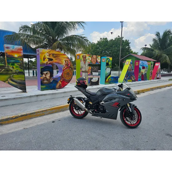Dinamo R4, 250cc, Seminueva 1000 Km, Factura