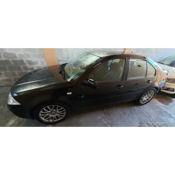 Volkswagen Bora 1.8 Highline T 180cv Cuero