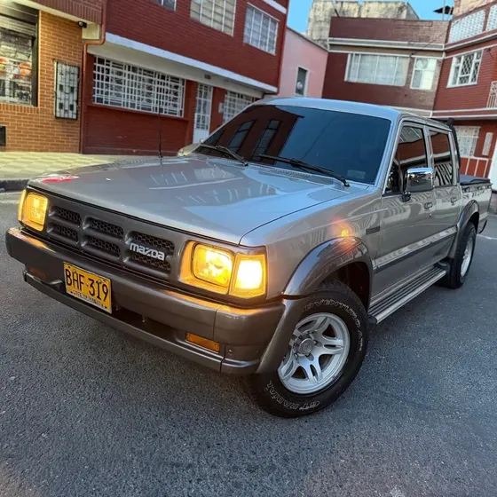 Mazda B2200 1996 2.2 B2200