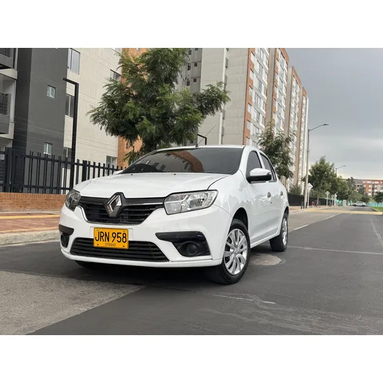 Renault Logan 1.6 Expression / Life +