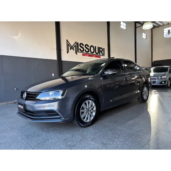 Volkswagen Vento 2.0 Advance 115cv