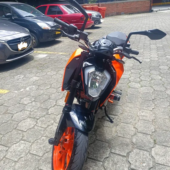 Duke 200 Ng Negra