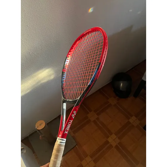 Raqueta Yonex Vcore 98