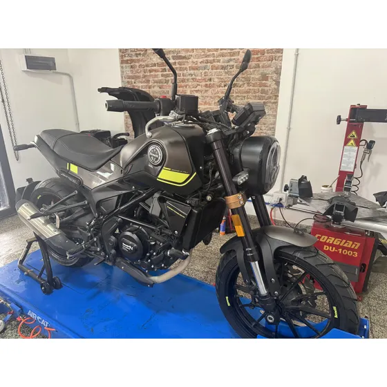 Benelli Leoncino 250