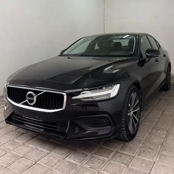 Volvo S60 2022 2.0 T5 Momentum At