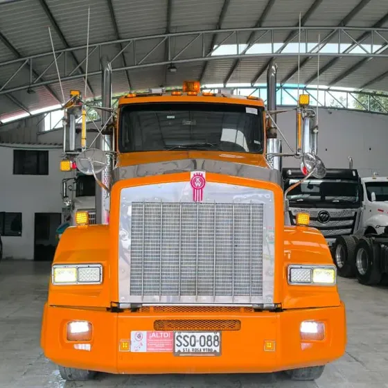 Kenworth T800 2011 Naranja