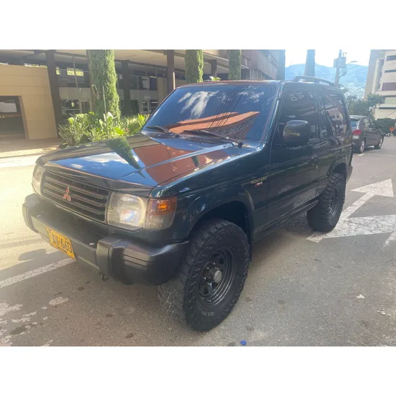 Mitsubishi Montero Hard Top 2.4