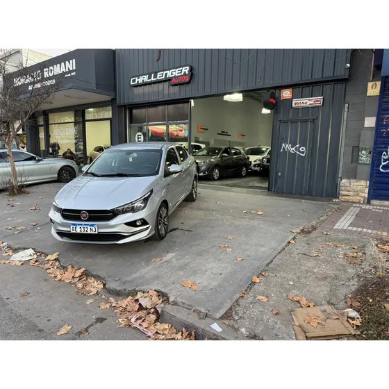 Fiat Cronos 1.8 16v Precision