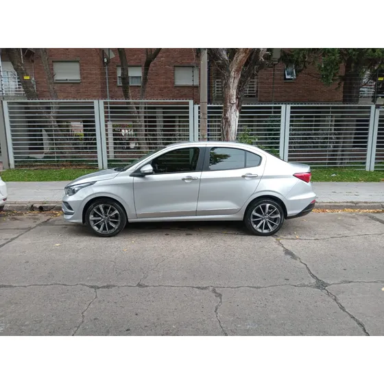 Fiat Cronos 1.8 16v Precision