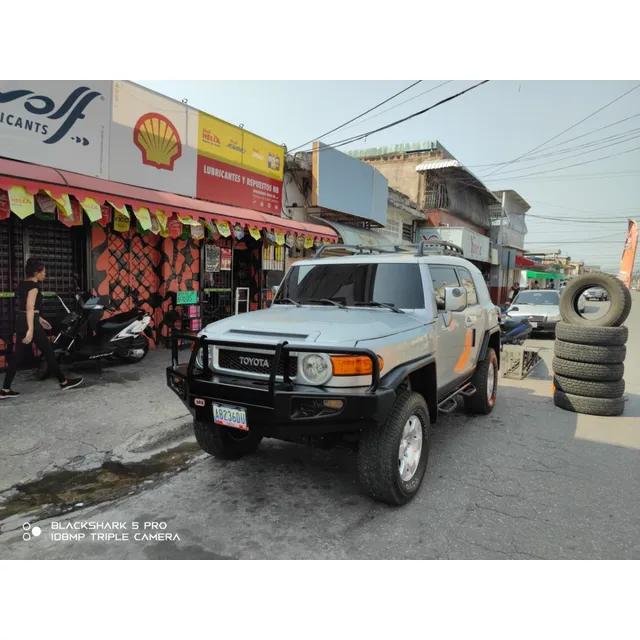 Toyota Fj Cruiser .