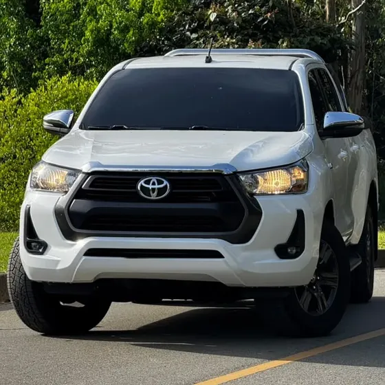 Toyota Hilux 2023 2.4 Diésel 4x4