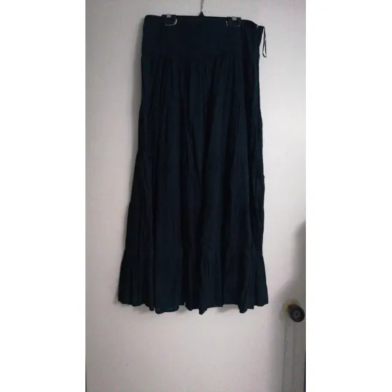 Falda Larga Tipo Hindú. Bershka. Talla M