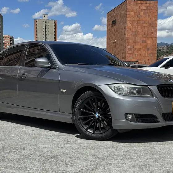 BMW Serie 3 2011 3.0 330i E90 Lci