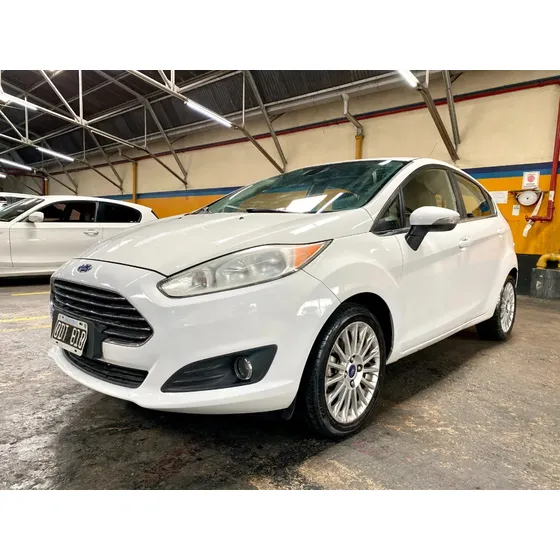 Ford Fiesta Kinetic 1.6 Titanium Powershift 120cv