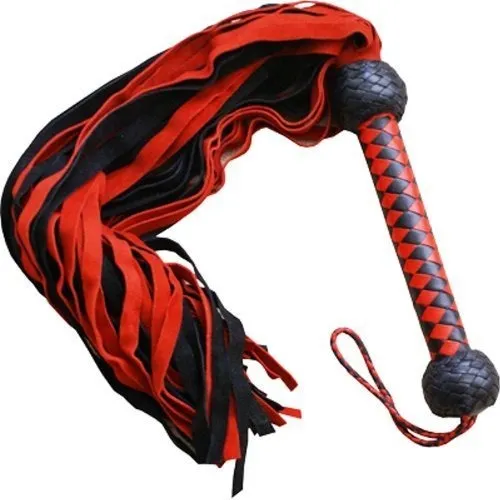 Negro Rojo Ante Caballo Latigo