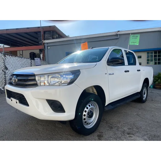 Toyota Hilux 2.7 Cabina Doble Base Mt