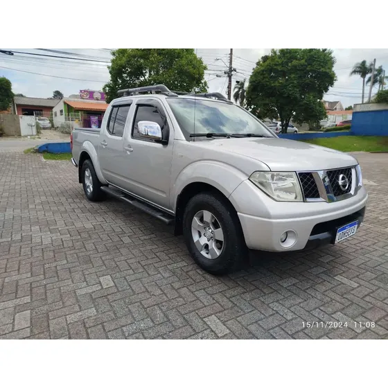 Nissan Frontier 2.5 Le Cab. Dupla 4x4 Aut. 4p