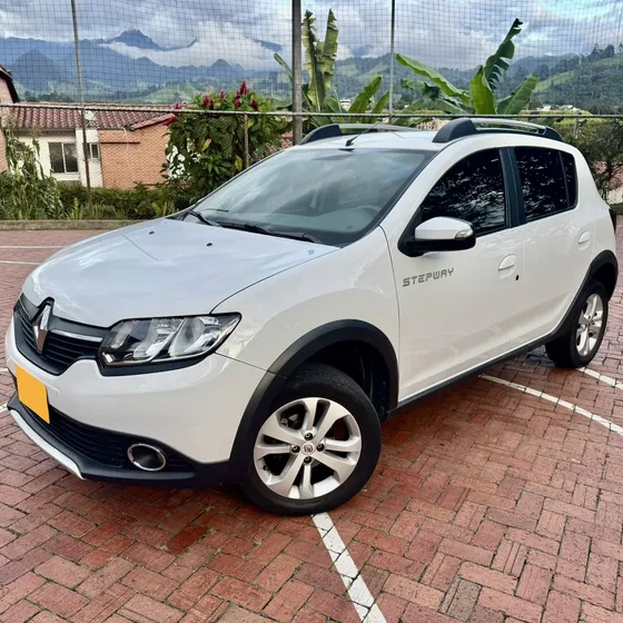 Renault Stepway 2018 1.6 Intense Mecánica
