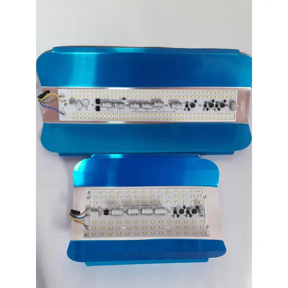 Reflector Led De 200w. Multivoltaje 85-285v. Luz Fría, Ip65.