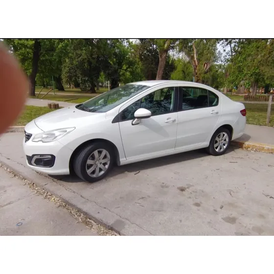 Peugeot 408 2.0 Allure 143cv
