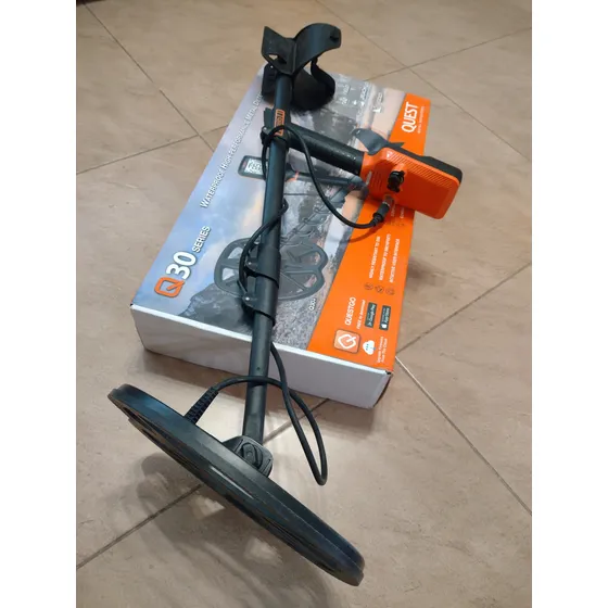 Detector De Metales Quest Q30 + Negro