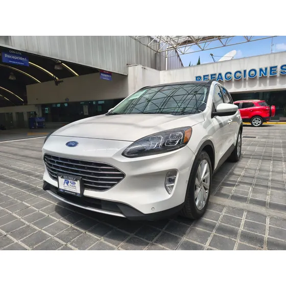 Ford Escape Titanium Hev