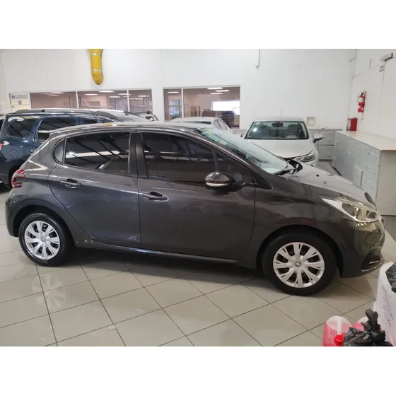 Peugeot 208 1.6 Active