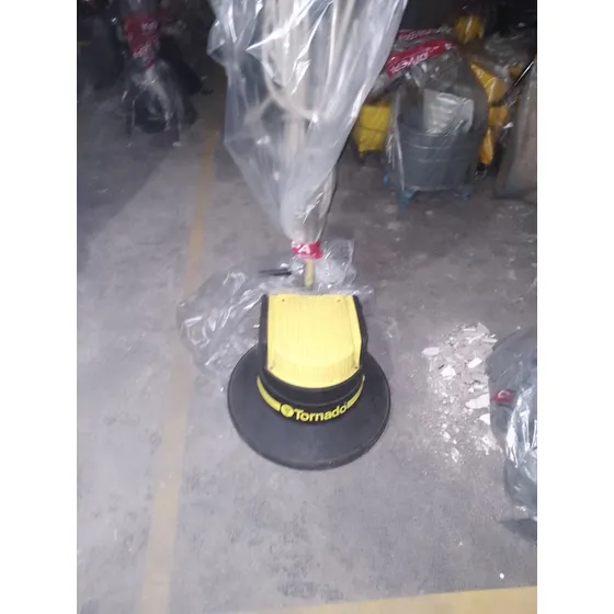 Pulidora Para Piso Industrial Tornado 20   Usada