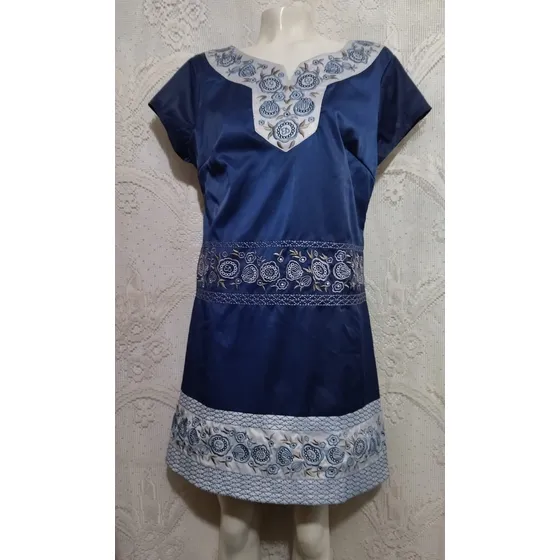 Vestido Azul Anany Bordado Manga Corta