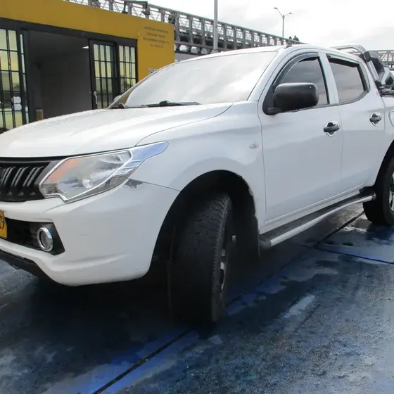 Mitsubishi L200 2019 4x4 2500cc Mt Aa