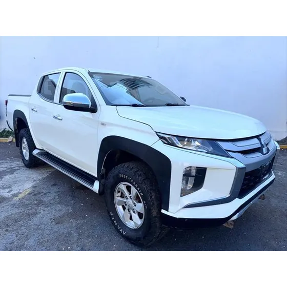 Mitsubishi L200 2.4 Glx 4x4 Diésel Mt