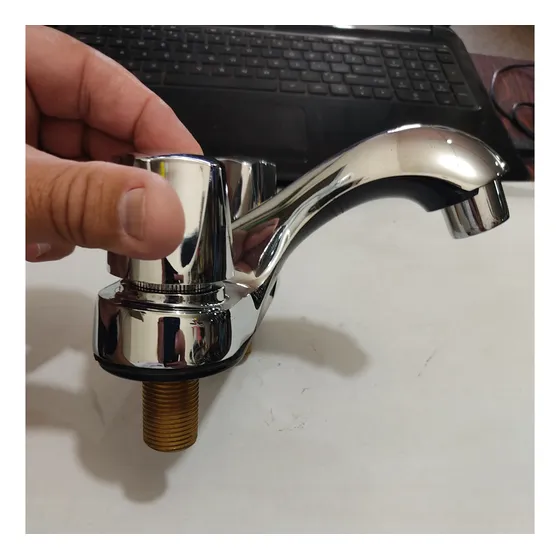 Llave Para Lavamanos Metalico