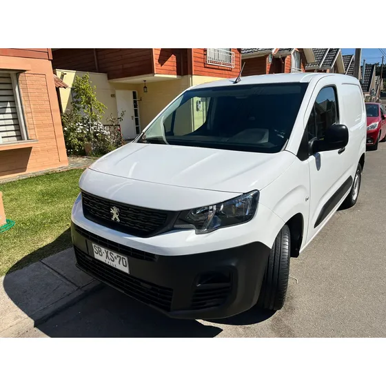 Peugeot Partner L1 Petrolera