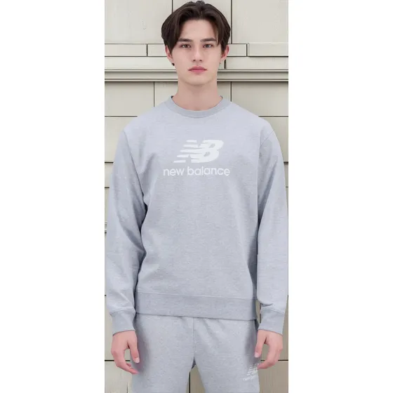 Buzo New Balance Hombre Essentials Stacked Logo French Terry
