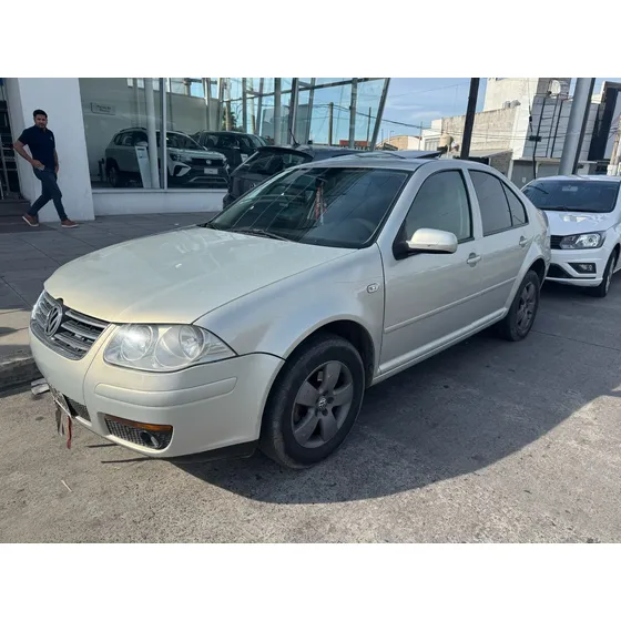 Volkswagen Bora 1.8 Highline T 180cv Cuero