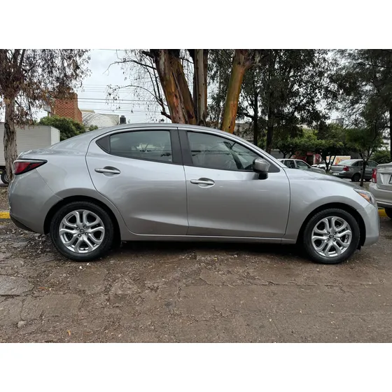 Toyota Yaris 1.5 R Xle At