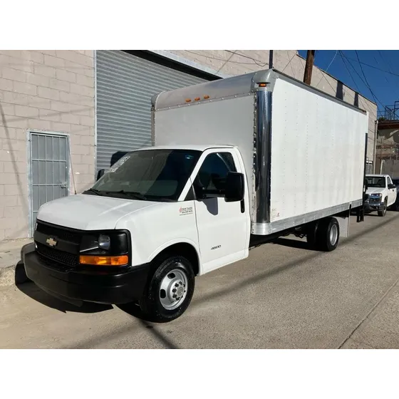 2016 Chevrolet Express 4500 Caja Seca 16' Pies 