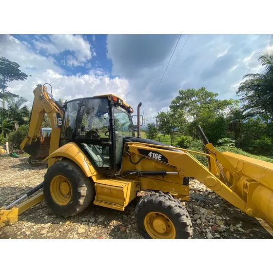 Retroexcavadora Caterpillar 416e Modelo 2015