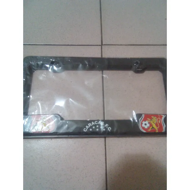 Porta Placas Caracas Fútbol Club Trae Para Las 2 Placas 