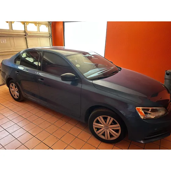 Volkswagen Jetta 2.0 L4 Mt