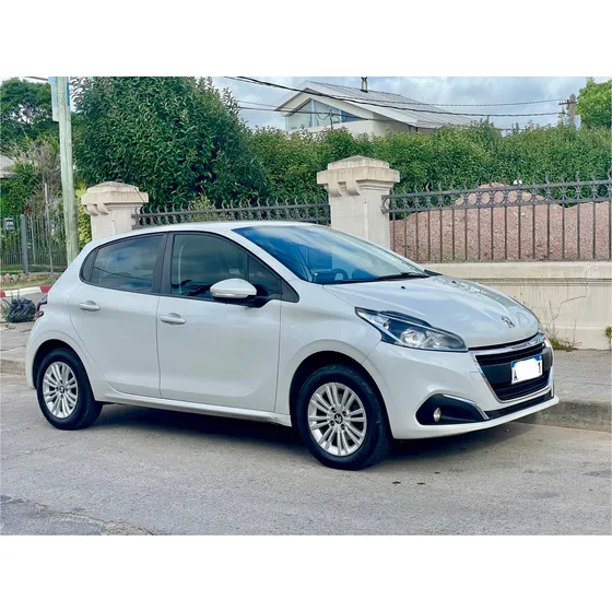 Peugeot 208 1.6 Allure