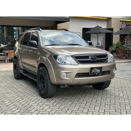 Toyota Fortuner 4.0 Sr5