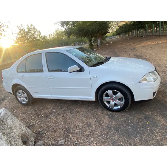 Volkswagen Jetta Clásico 2.0 Cl 5vel Aa Mt