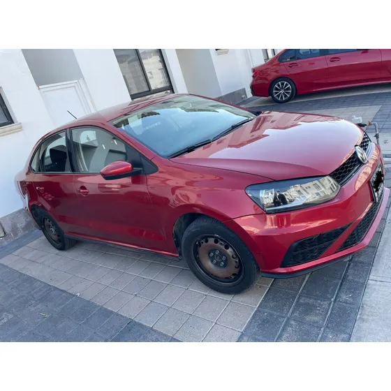 Volkswagen Vento Startline 1.6 Aut