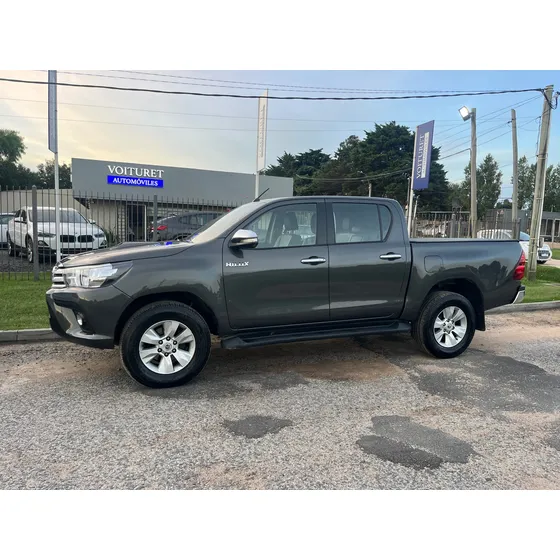 Toyota Hilux Srv Plus Aut 4x4