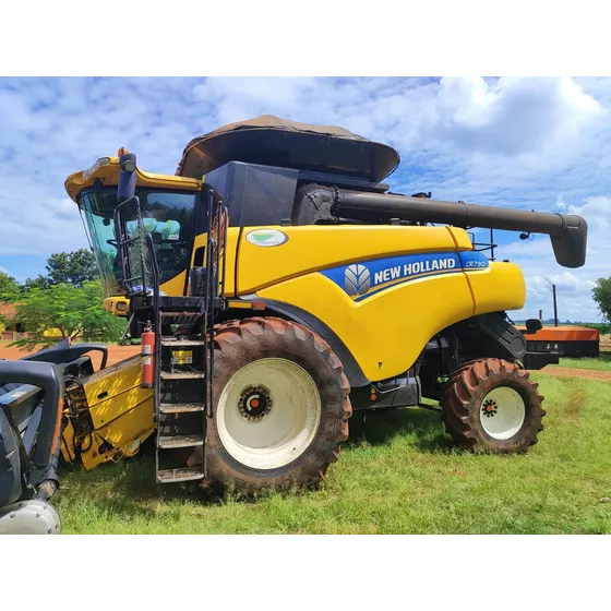 Colheitadeira New Holland - Cr 7.90